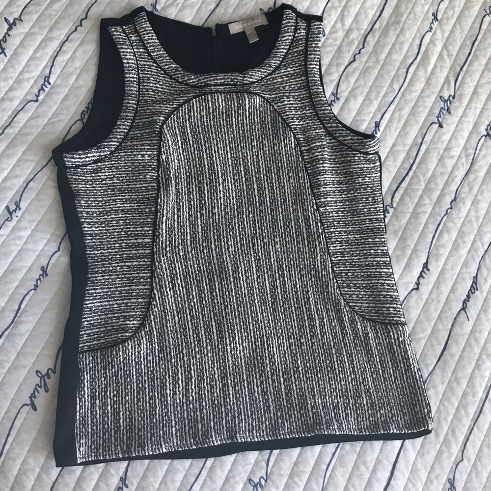 BANANA REPUBLIC Textured Sleeveless shirt, size 8